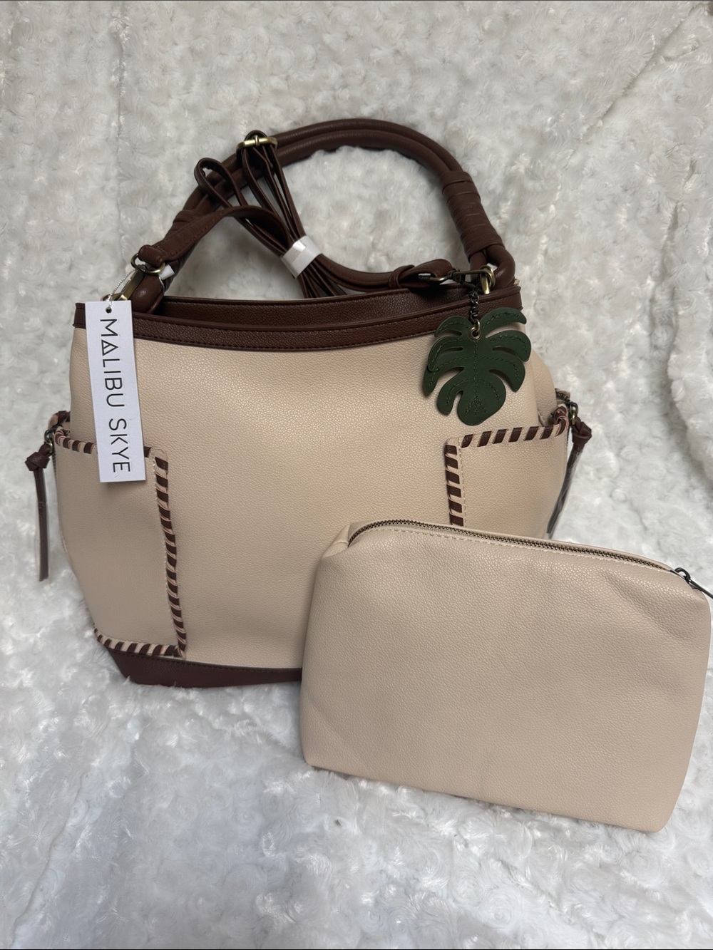 NWT Malibu Skye Sadie Soft Vegan Leather Hobo Shoulder Bag with Removable Pouch